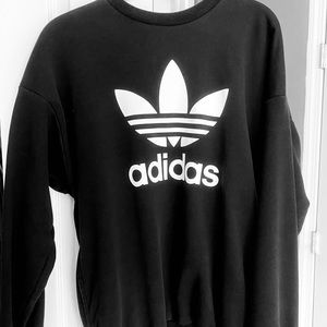 Women’s Adidias sweatshirt Medium